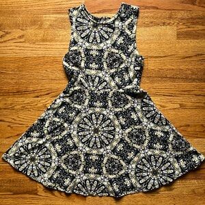 🛹 Vans Above the Knee Dress